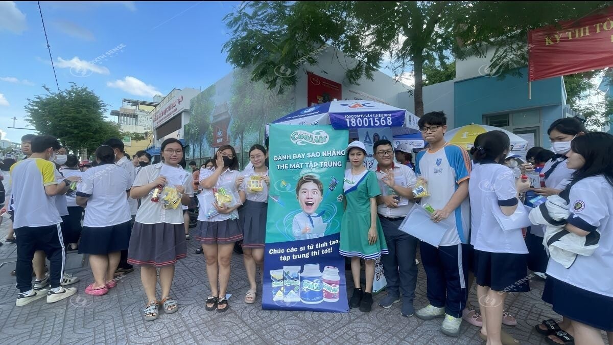 Các Hình Thức Quảng Cáo Ở Trường Học- Poster, Standee 