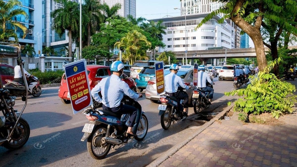 Dịch Vụ Quảng Cáo Trên Xe Máy Toàn Quốc Của Sixth Sense Media 
