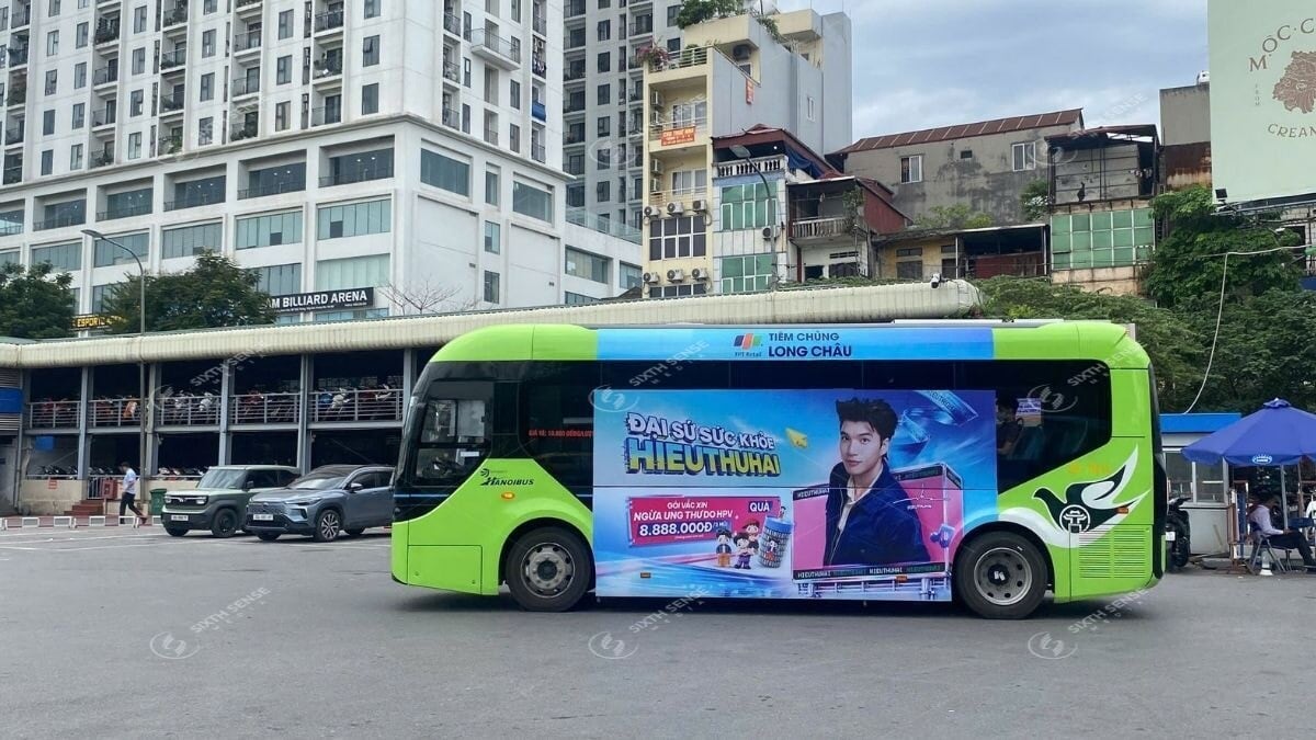 Bus Advertising Carries HIEUTHUHAI and Long Châu Across Hanoi & Ho Chi Minh City