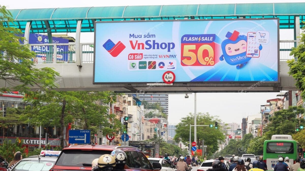 Báo giá Pano Quảng Cáo Trên Cầu Vượt Đi Bộ