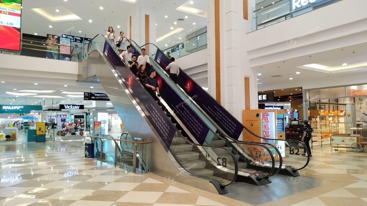 Quảng Cáo Trong Trung Tâm Thương Mại Vincom Mega Mall Cho PV Gas