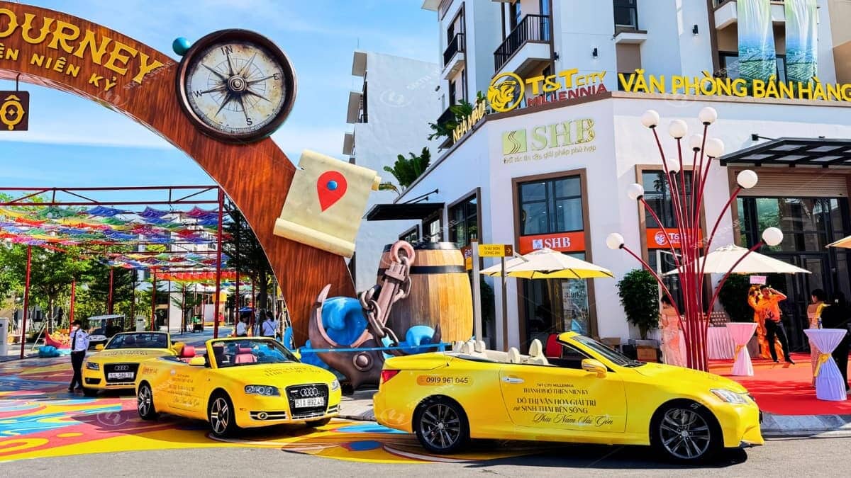 Báo Giá Roadshow Xe Mui Trần Mới Nhất