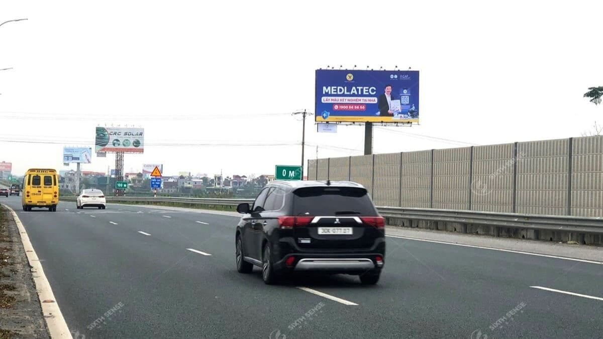 Làm Biển Quảng Cáo Billboard Cho Medlatec