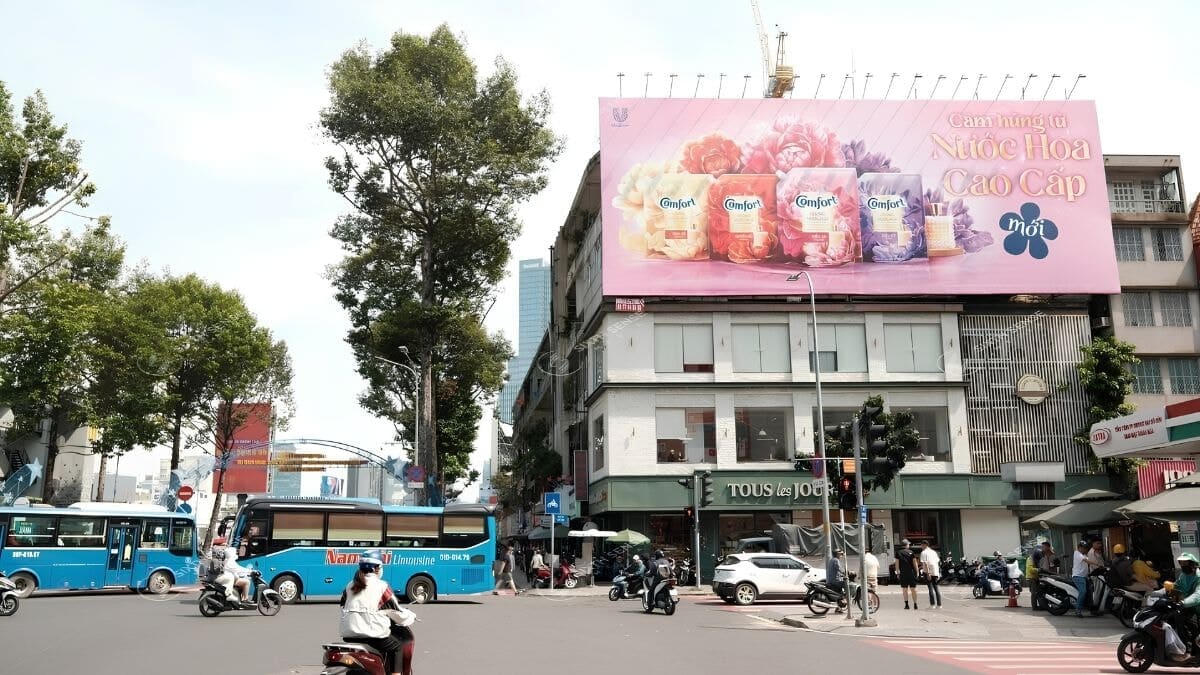 Lưu Ý Khi Thi Công Biển Quảng Cáo Tấm Lớn Ngoài Trời