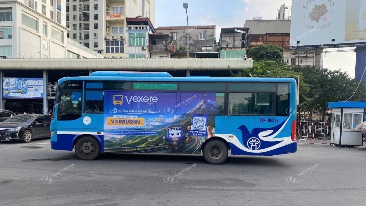 VEXERE phủ sóng Hà Nội với quảng cáo xe bus và xe điện du lịch