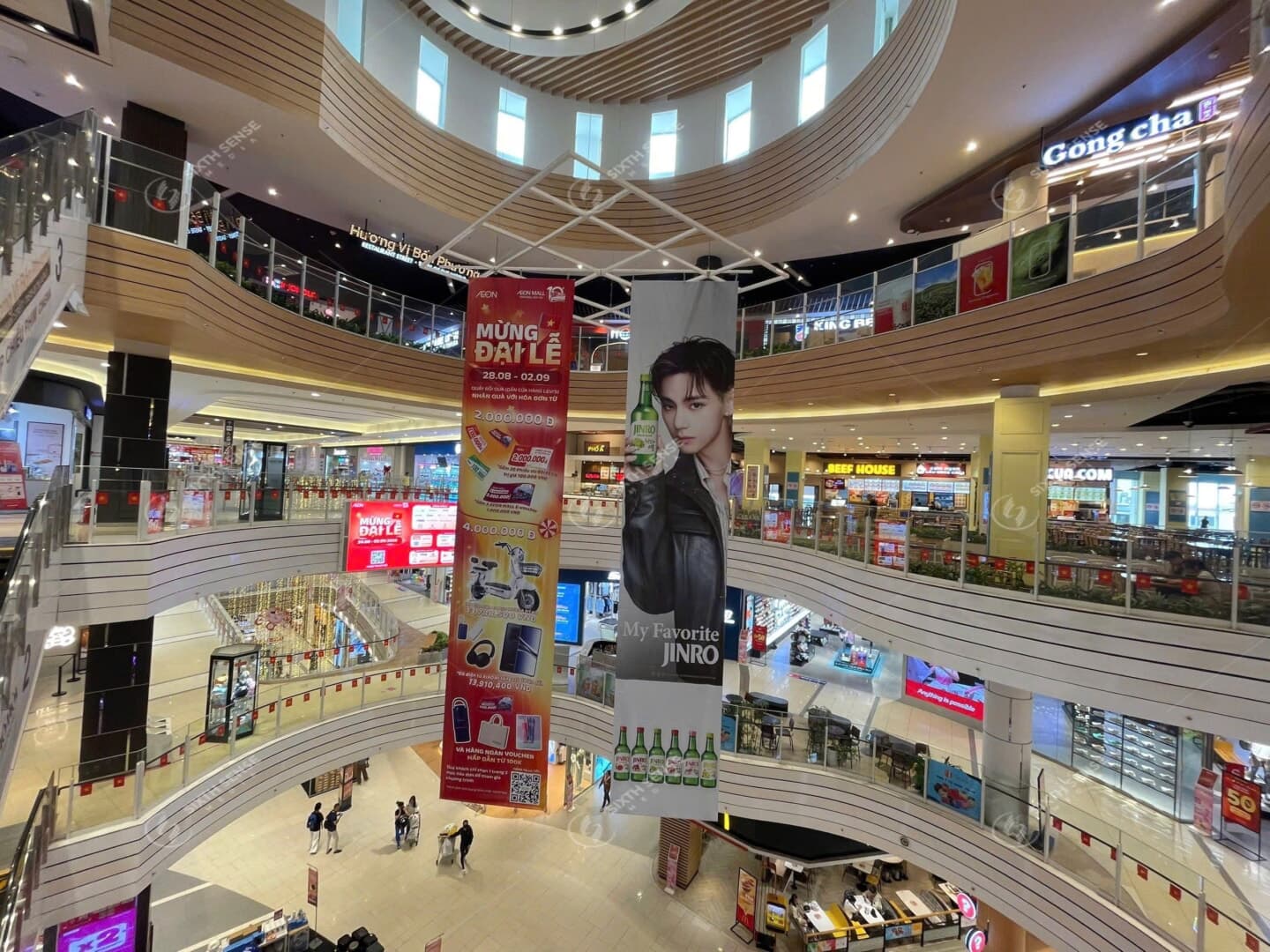 Jinro Chiem Tron Tam Nhin Tai Aeon Mall Voi Quang Cao Banner Tha Tran 3