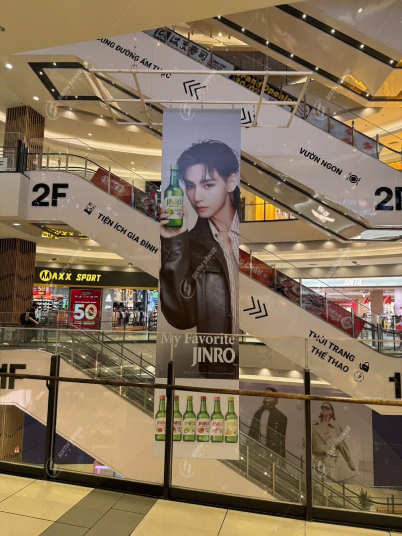 Jinro Chiem Tron Tam Nhin Tai Aeon Mall Voi Quang Cao Banner Tha Tran 8